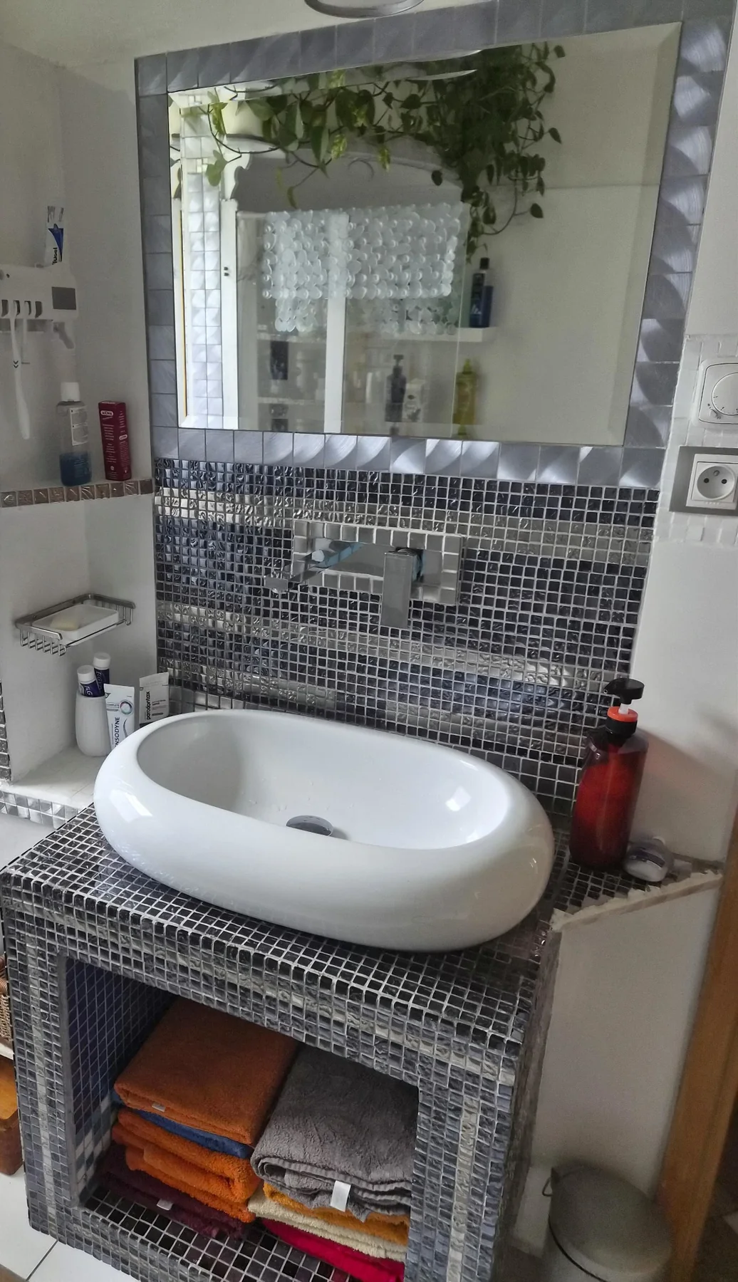 Přestavba koupelny – Obklady a dokončovací práce